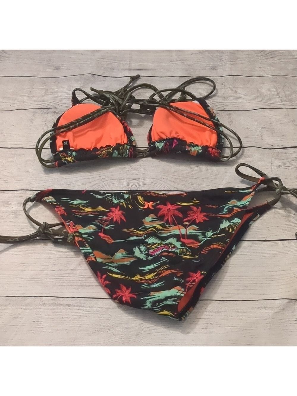 Hurley bikini size small ? - Picture 5 of 5